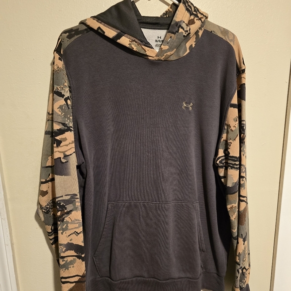 Under armoyr camo hoodie - Picture 1 of 3
